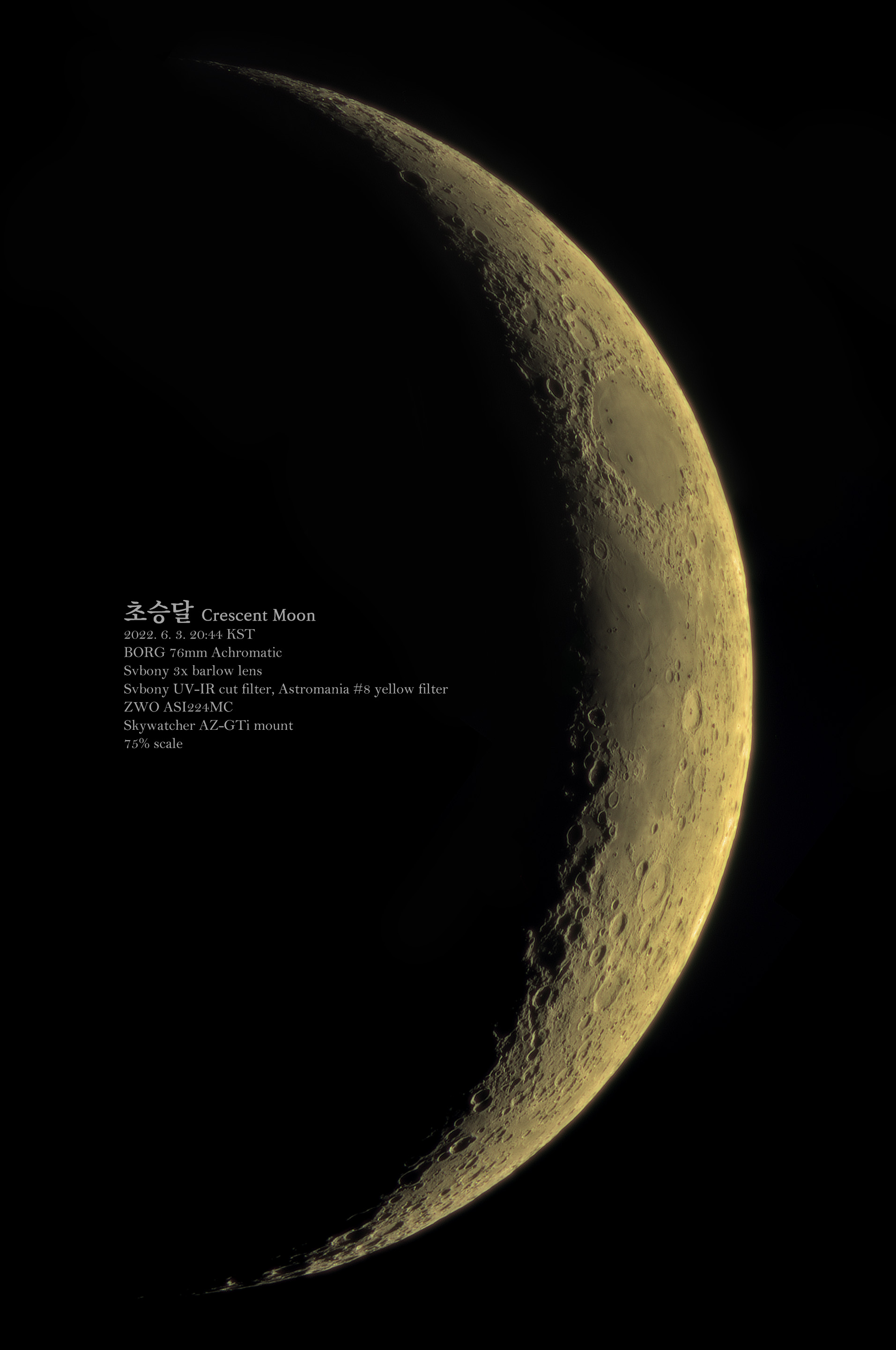 2022-06-03-1144_moon.jpg